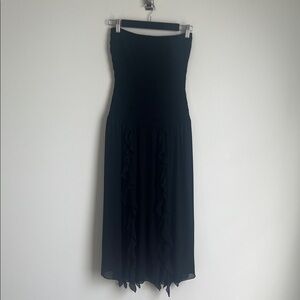 Aritzia Elegant Black Strapless Dress for Sale.